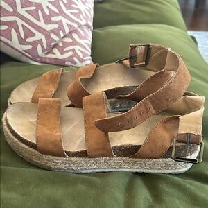 Universal Thread Tan Espadrille Sandals